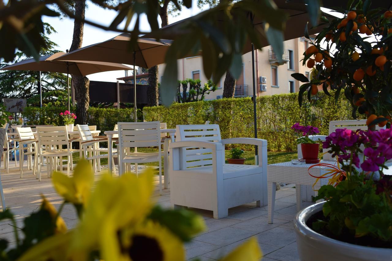Hotel International Sirmione Exterior foto